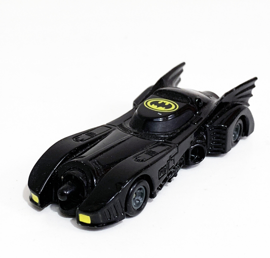 BATMAN CAR FIGURE